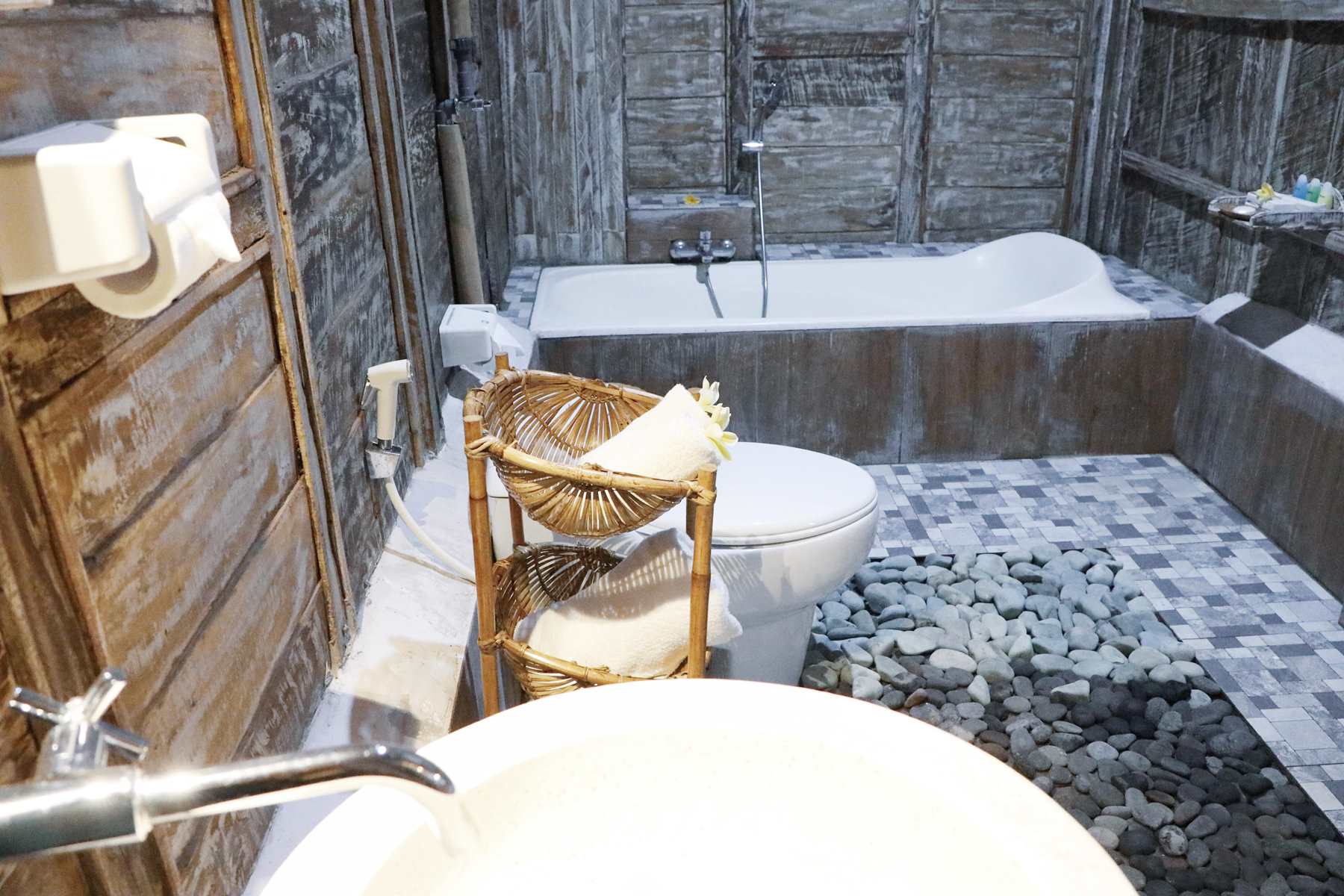 deluxe_standard_room_6.jpg